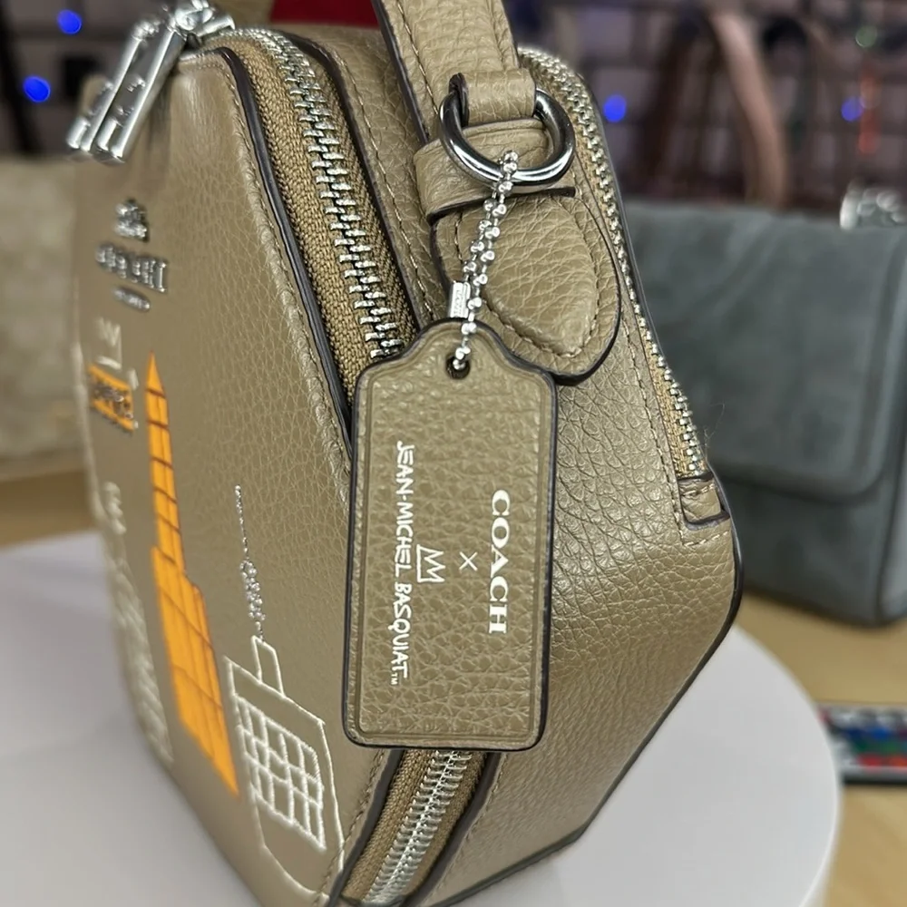 💥COACH - Coach X Jean Michel Basquiat Hexagonal Crossbody Bag - 2ST1 - Picture 10 of 17